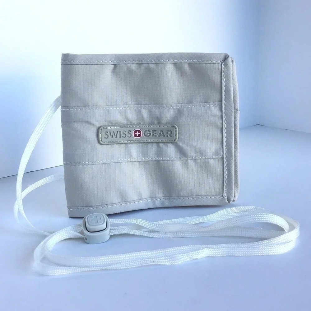 SWISSGEAR ID CARRIER OFFWHITE